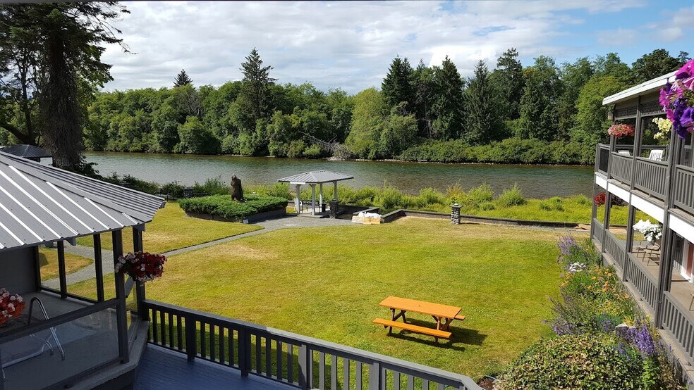 More Photos Of 1760 Island Hwy, Campbell River Hotel For Sale
