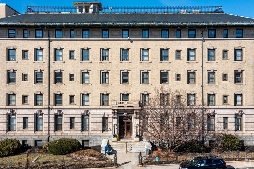 More Photos Of 140 High St, Springfield Unknown For Sale