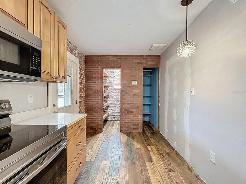 More Photos Of 9421 Sunshine Grove Rd, Brooksville Multifamily For Sale