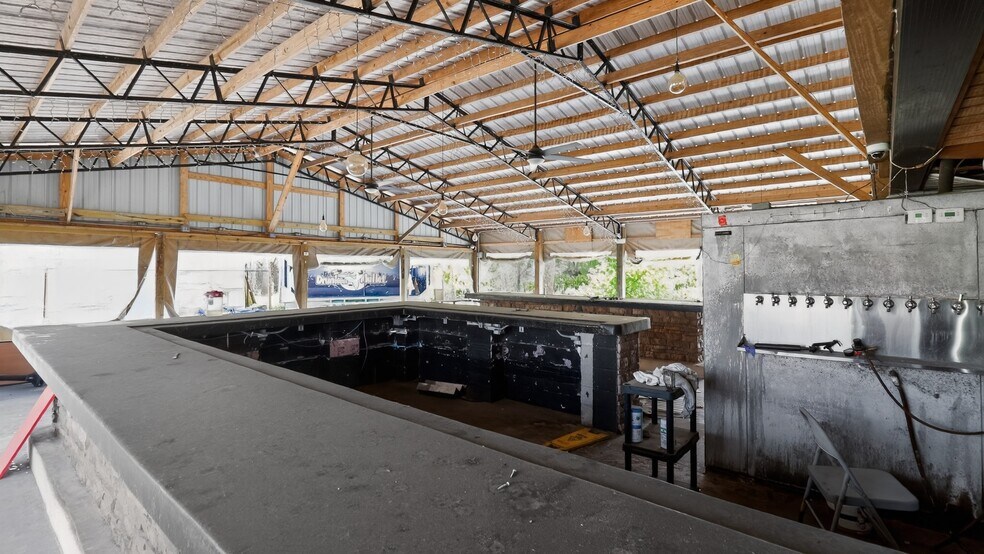 More Photos Of 3306 Shoal Line Blvd, Spring Hill Restaurant For Sale