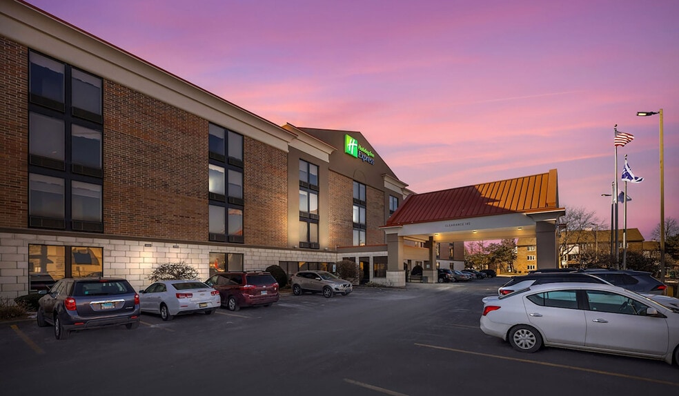 More Photos Of 13330 Cicero Ave, Crestwood Hotel For Sale