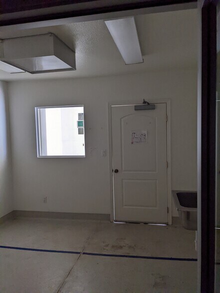 More Photos Of 1214 W Burbank Blvd, Burbank Loft Creative Space For Lease