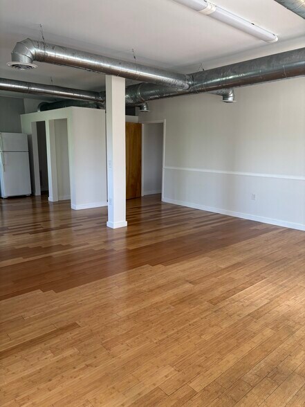 More Photos Of 2035 Manchester St NE, Atlanta Loft Creative Space For Lease