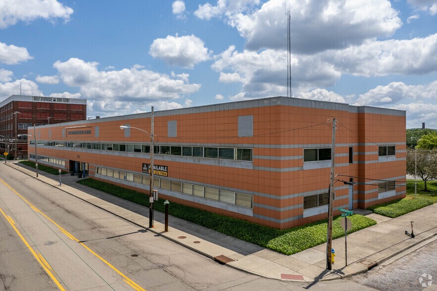 More Photos Of 714 E Monument Ave, Dayton Loft Creative Space For Lease