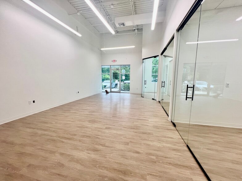 More Photos Of 11602 Lake Underhill Rd, Orlando Flex For Lease