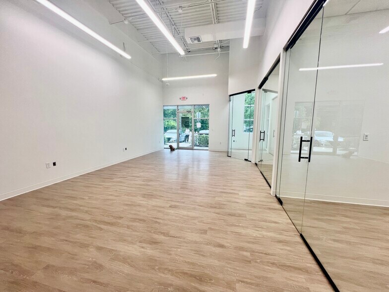 More Photos Of 11602 Lake Underhill Rd, Orlando Flex For Lease