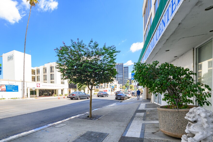 More Photos Of 16250 Ventura Blvd, Encino Office For Lease