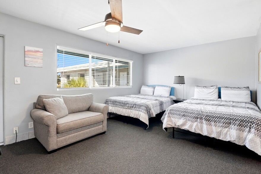 More Photos Of 11965 Gulf Blvd, Treasure Island Hotel For Sale