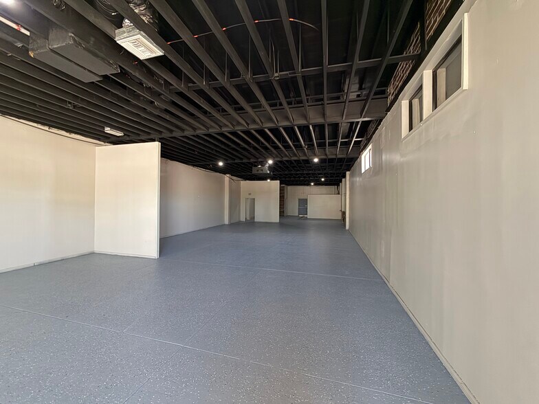 More Photos Of 300-306 Seabreeze Blvd, Daytona Beach Storefront Retail Office For Sale
