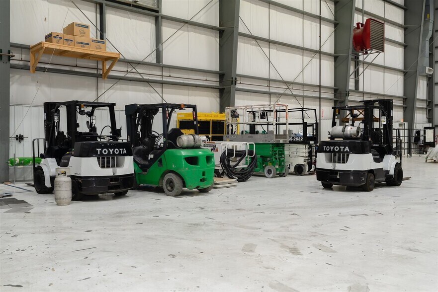 More Photos Of 2841 E Empire St, Bloomington Airplane Hangar For Sale