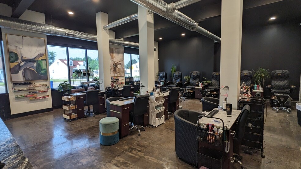 More Photos Of 1815 Eggert Rd, Buffalo Storefront For Sale