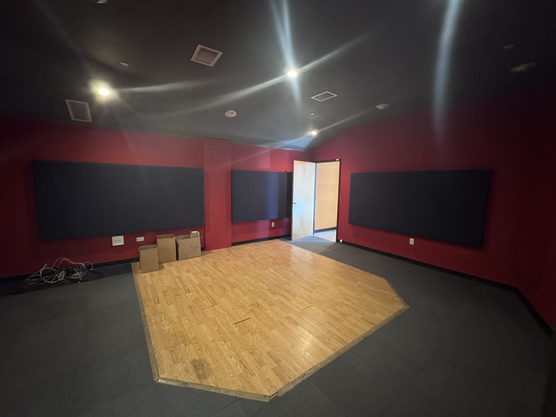 More Photos Of 8141 W I-70 Frontage Rd, Arvada Warehouse For Sale