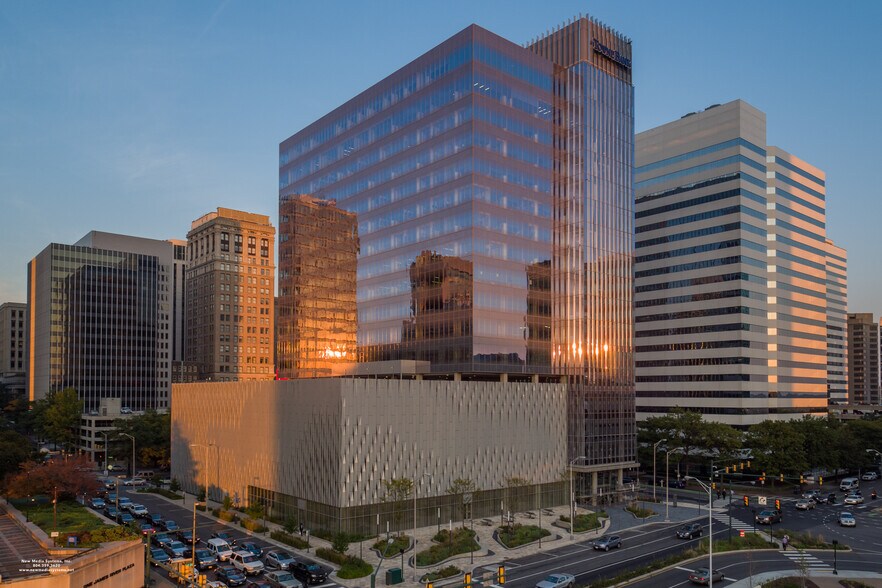 More Photos Of 800 E Canal St, Richmond Office For Lease