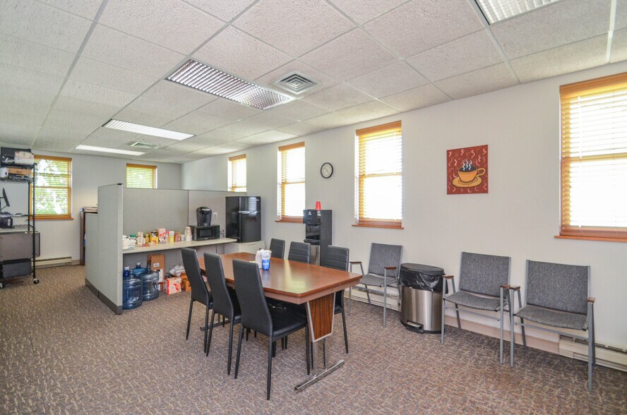 More Photos Of 22 S 2nd St, Emmaus Loft Creative Space For Lease
