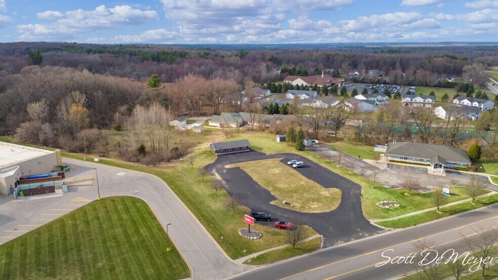 More Photos Of 109 S Greenville West Dr, Greenville Light Manufacturing For Sale