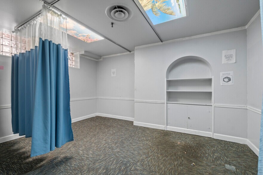 More Photos Of , Baltimore Office For Sale