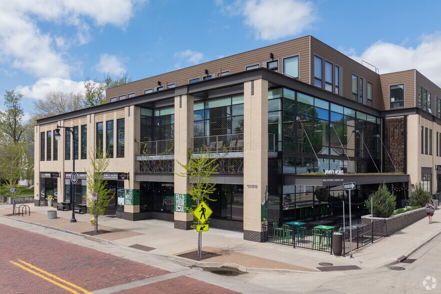 More Photos Of 1059 Wealthy St SE, Grand Rapids Apartments For Lease
