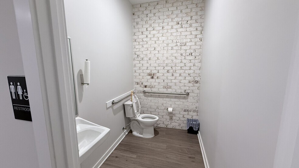 More Photos Of 6110 McFarland Station Dr, Alpharetta Office For Sale
