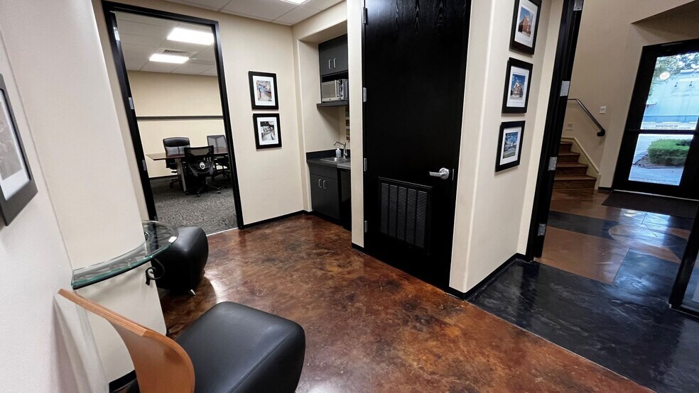 More Photos Of 2503 South Blvd, Houston Office For Sale