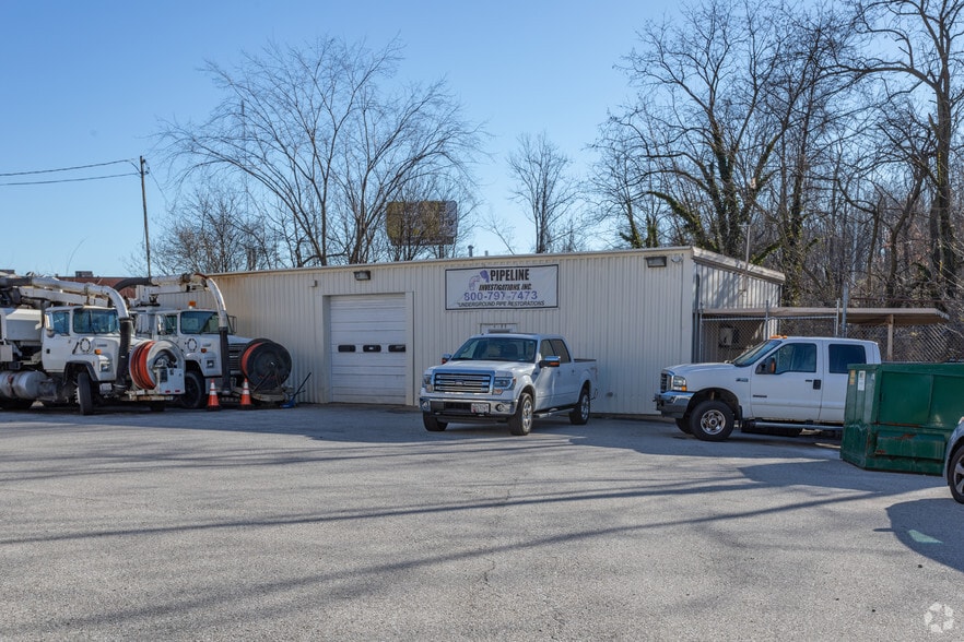 More Photos Of 4801-4825 Benson Ave, Arbutus Warehouse For Lease