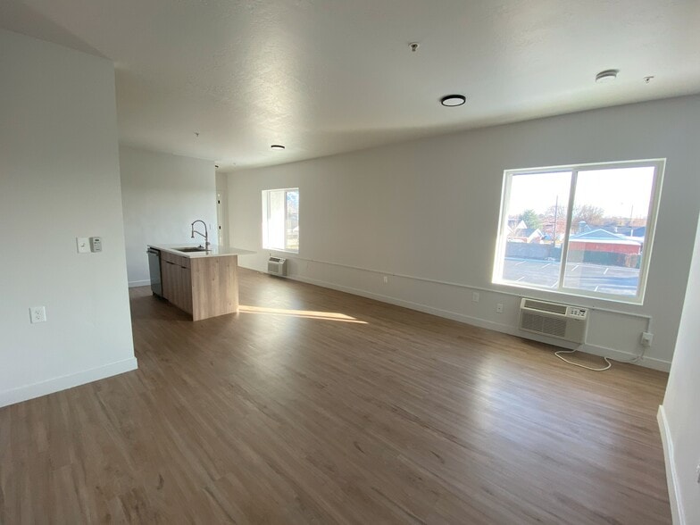 More Photos Of 404 E 5600 S, Salt Lake City Apartments For Sale