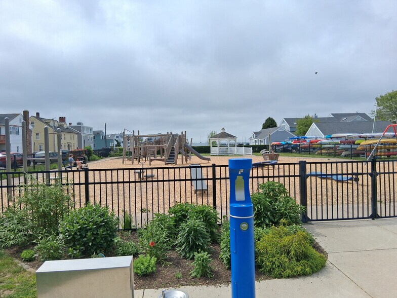 More Photos Of 117 Water St, Stonington Apartments For Sale