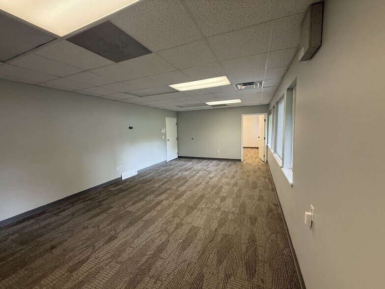 More Photos Of 5080-5085 Lovers Ln, Portage Office For Sale