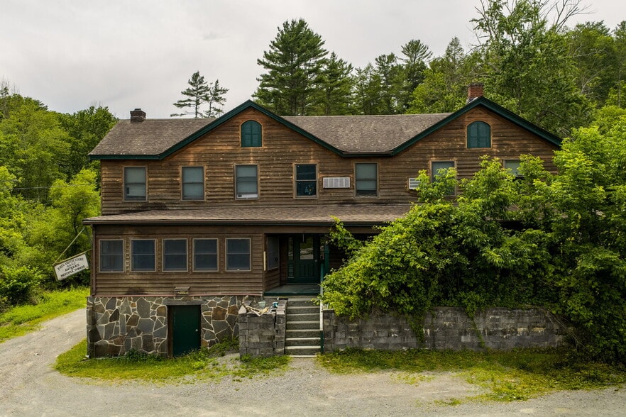Primary Photo Of 696 PA-590, Lackawaxen Multifamily For Sale