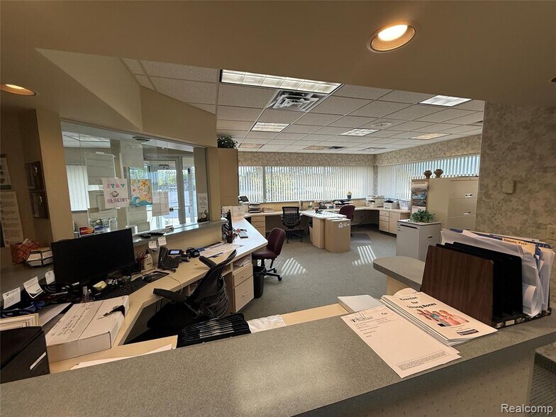 More Photos Of 4007 W Court St, Flint Medical For Sale