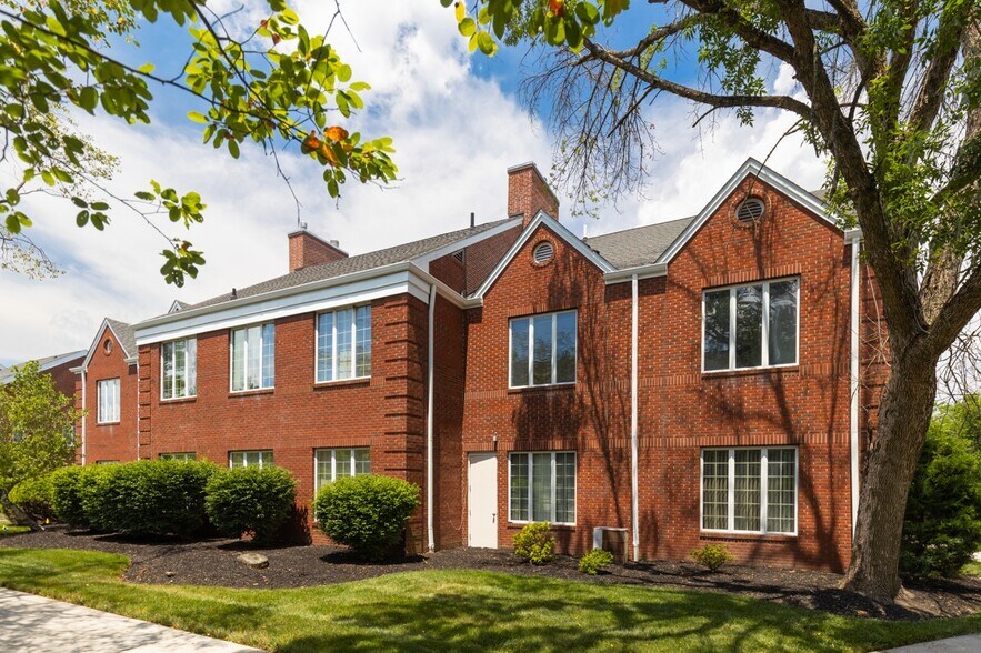 More Photos Of 821-824 Courtyard Dr, Hillsborough Office For Lease