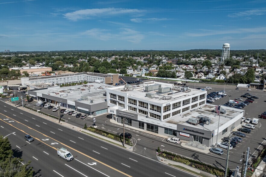 More Photos Of 371 Old Country Rd, Carle Place Storefront For Lease