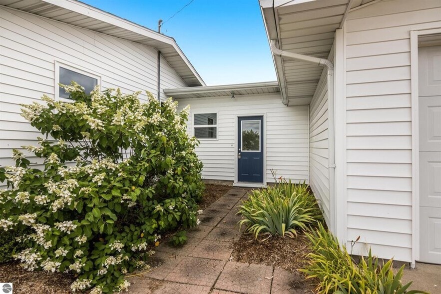 More Photos Of 3066 S M 37, Traverse City Self Storage For Sale