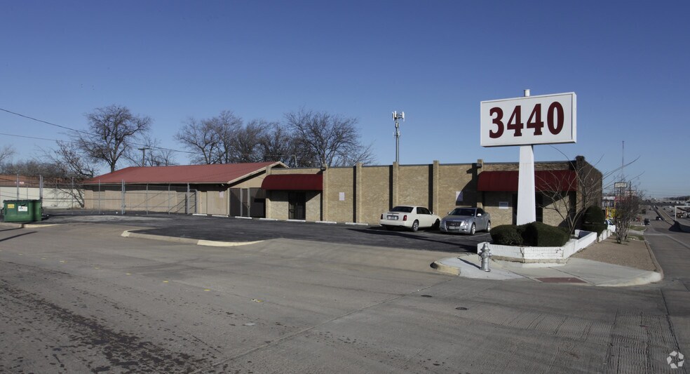 More Photos Of 3440 South Fwy, Fort Worth Flex For Sale