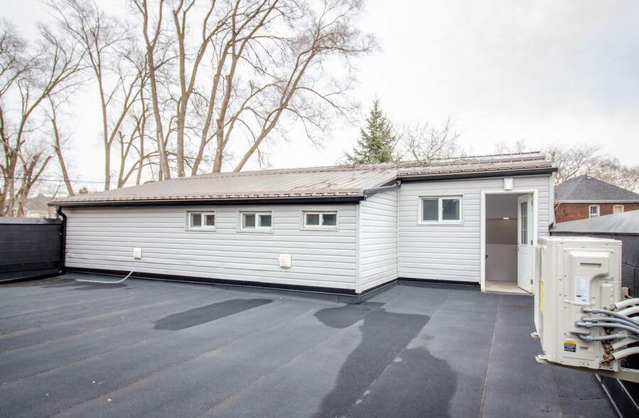 More Photos Of 3263 Lake Shore Blvd W, Toronto Dormitory For Sale