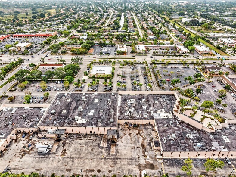 More Photos Of 2200 N University Dr, Sunrise Warehouse For Lease