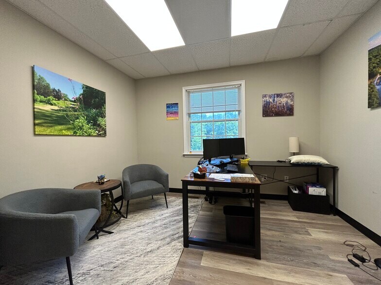 More Photos Of 526 Independence Rd, East Stroudsburg Medical For Sale