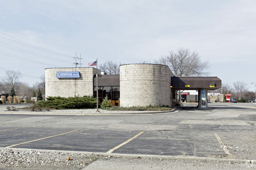 More Photos Of 4480 Wilson Ave SW, Grandville Bank For Sale