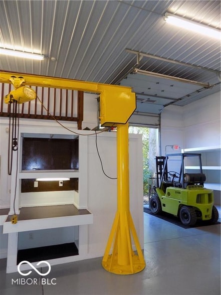 More Photos Of 1220 N Jackson St, Greencastle Flex For Sale