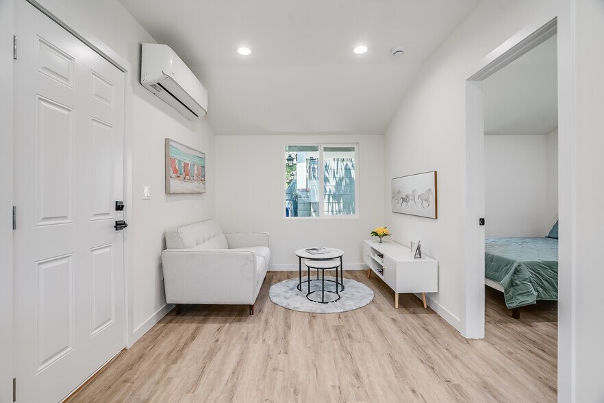 More Photos Of 7008 Encino Ave, Van Nuys Apartments For Sale