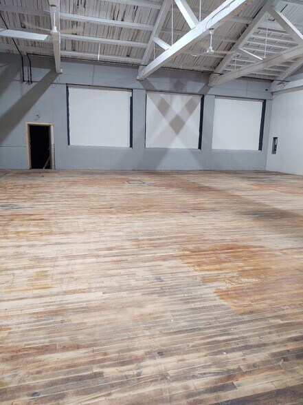 More Photos Of 155 N 9th St, Coplay Flex For Lease