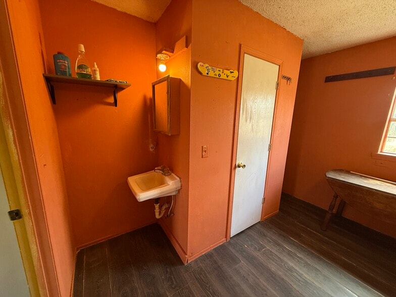 More Photos Of 25377 Welling rd, Welling Apartments For Sale