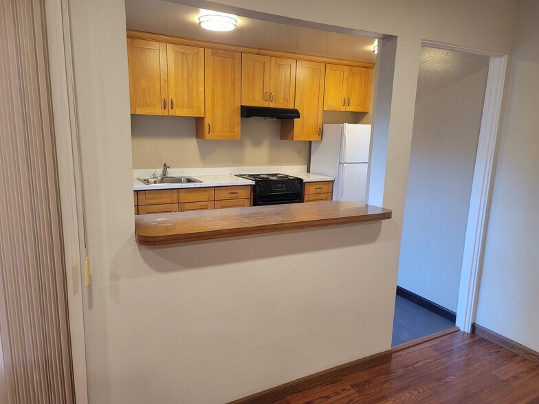 More Photos Of 132 Locksley Ave, San Francisco Multifamily For Sale
