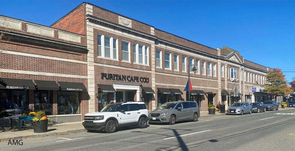 More Photos Of 390-408 Main St, Hyannis General Retail For Lease