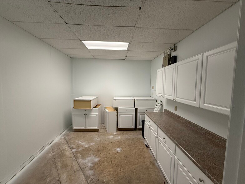 More Photos Of 301-345 W Main St, El Cajon Unknown For Lease