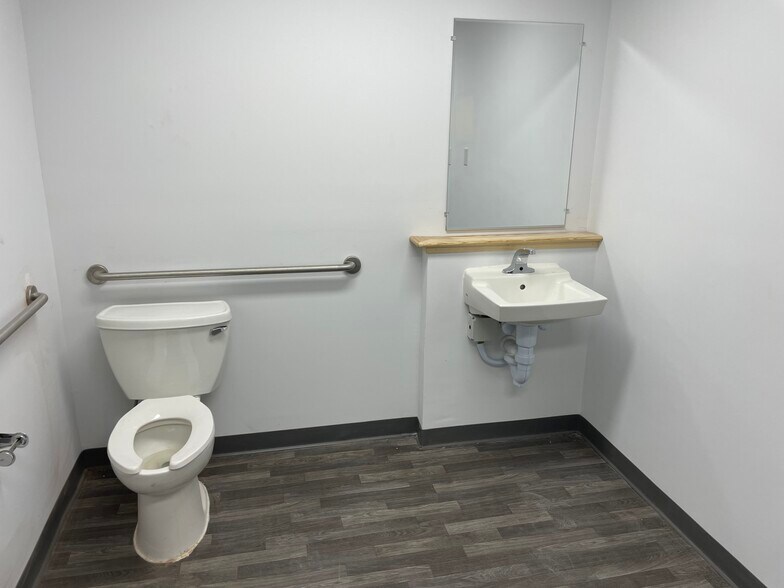 More Photos Of 5 E Broad St, Richmond Loft Creative Space For Lease