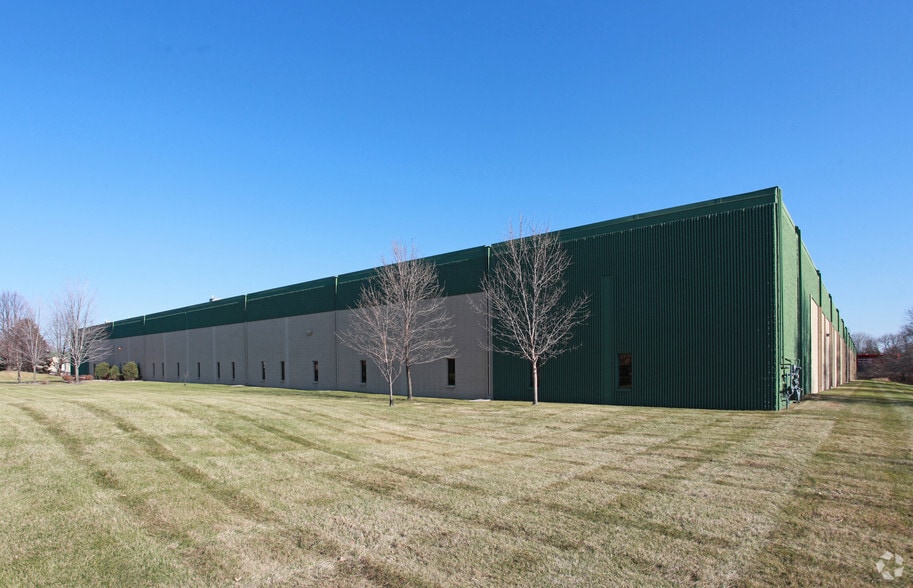 More Photos Of 10901 Hampshire Ave S, Bloomington Warehouse For Lease