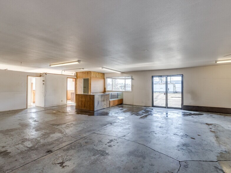 More Photos Of 5420 NE Fourth Plain Blvd, Vancouver Freestanding For Sale