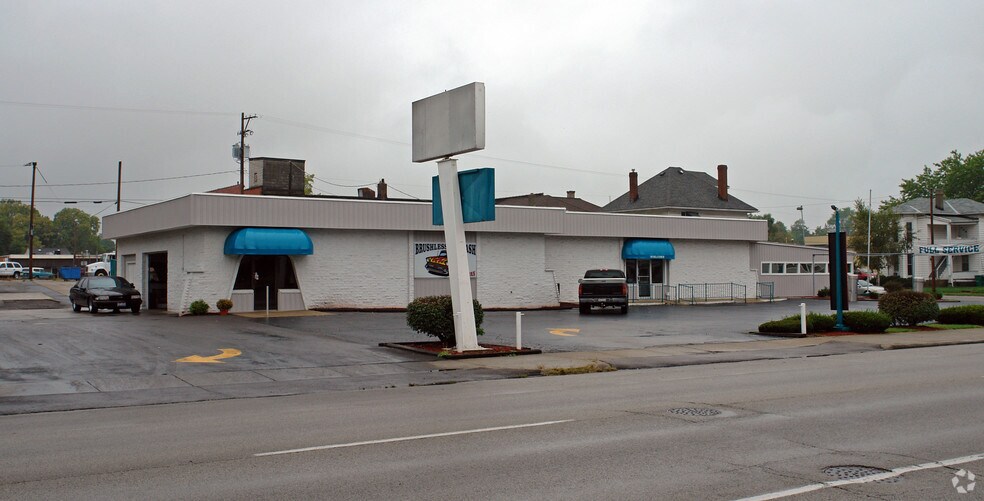 More Photos Of 927 W Columbia St, Springfield Carwash For Sale