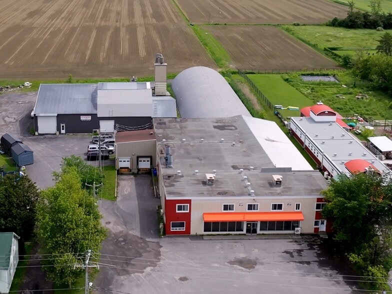More Photos Of 878-880 Rue Principale, Saint-blaise-sur-richelieu Warehouse For Sale