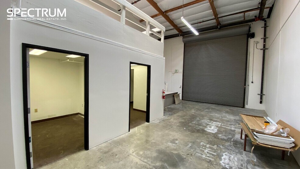 More Photos Of 26340 Diamond Pl, Santa Clarita Light Distribution For Lease